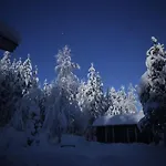 Lejlighed Kimppa-cabin / дом в лесу у озера Kolari