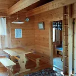 Kimppa-cabin / дом в лесу у озера Kolari