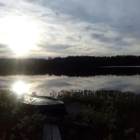 Kimppa-cabin / дом в лесу у озера